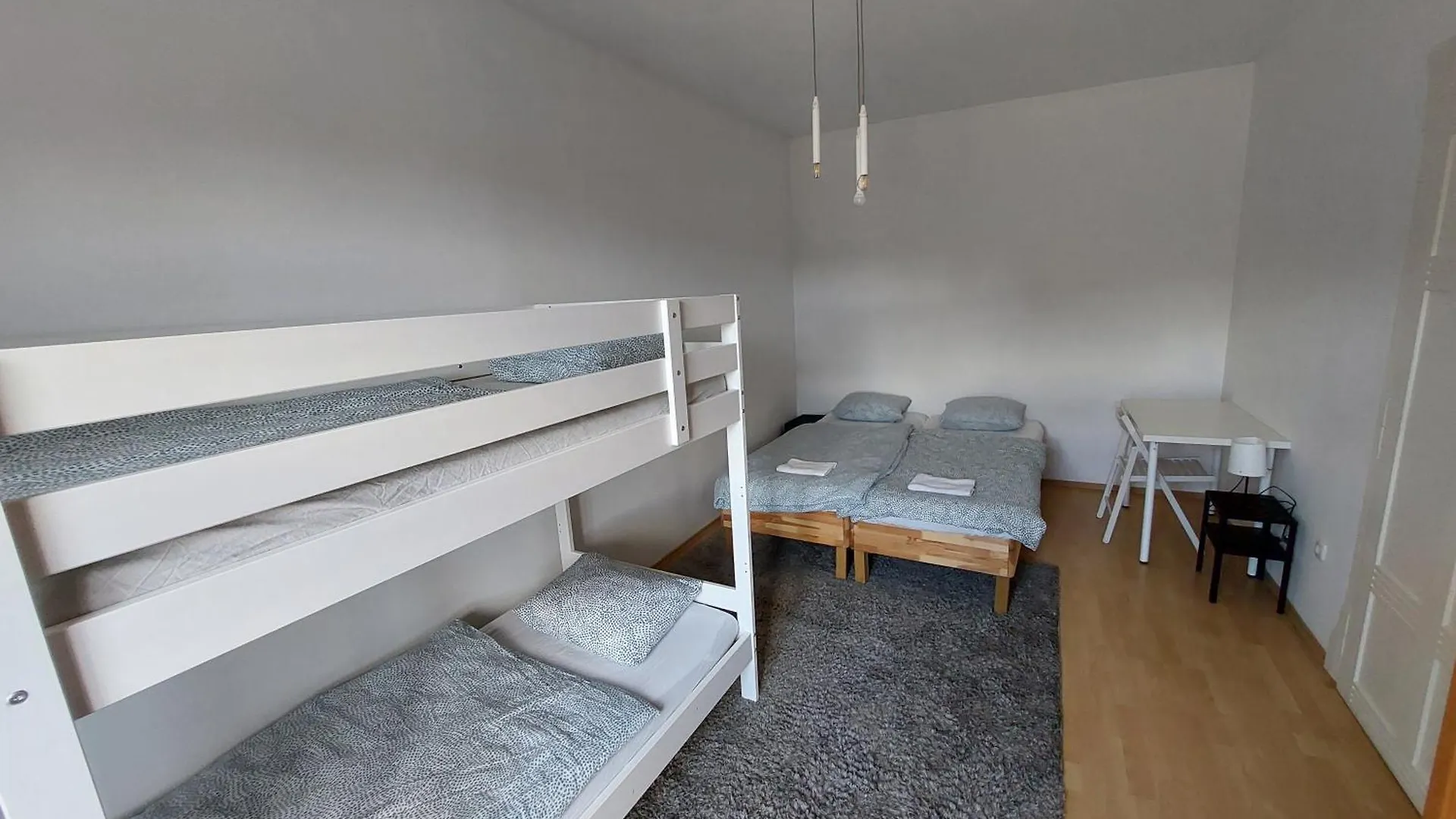 Rose House - Greenline Accomodations リュブリャナ 0*,  スロベニア